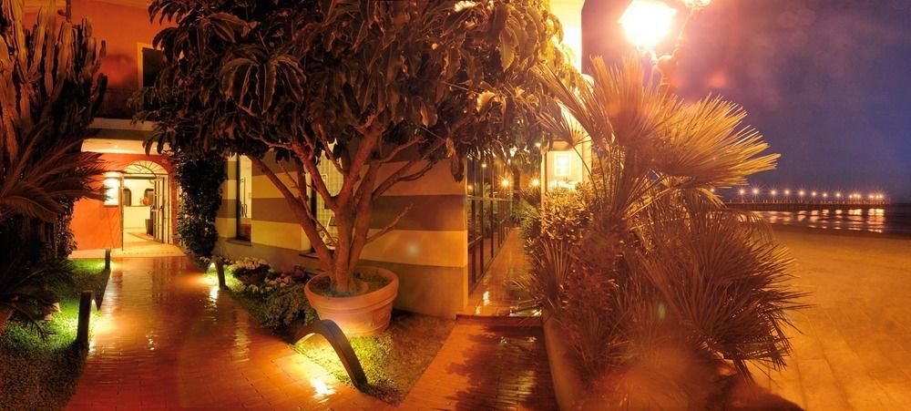 Le Terrazze Aparthotel Αλάσιο Εξωτερικό φωτογραφία